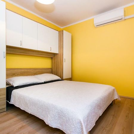 Apartman Jezevac Krk Town Exterior foto