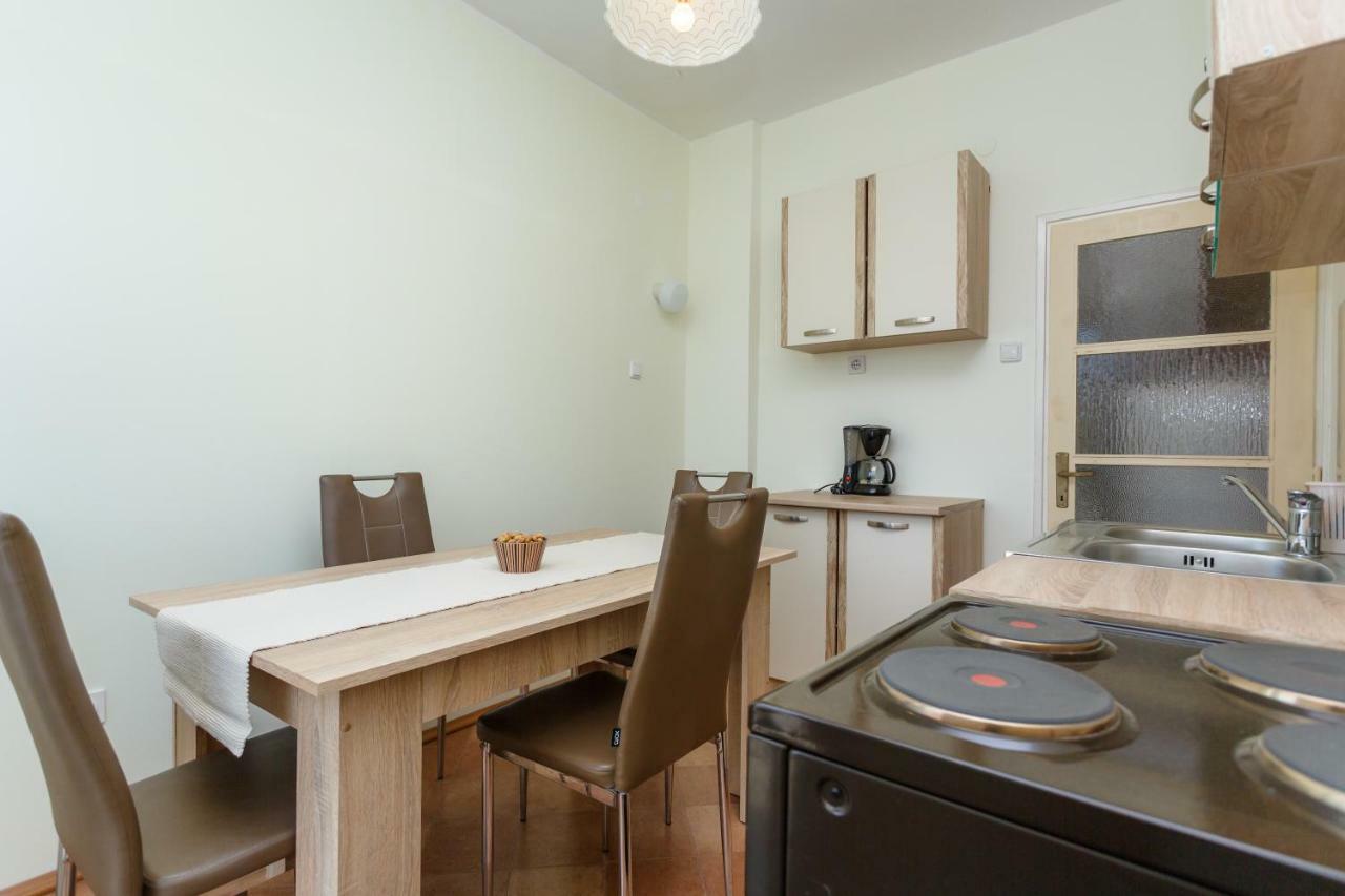Apartman Jezevac Krk Town Exterior foto