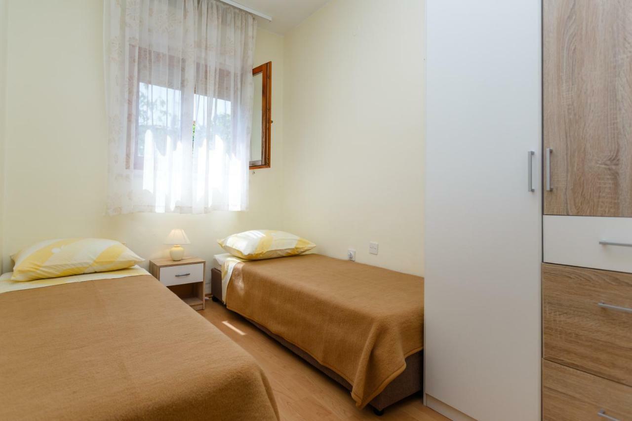 Apartman Jezevac Krk Town Exterior foto