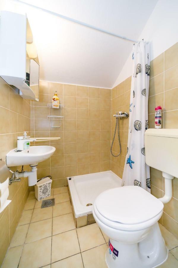 Apartman Jezevac Krk Town Exterior foto